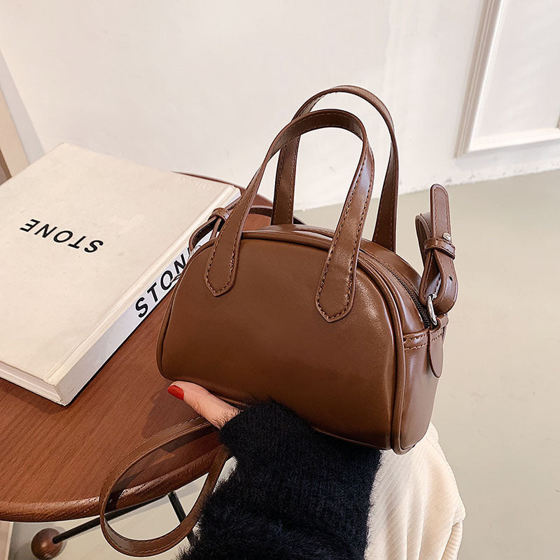 Bolsa Casual-Chic com Design Curvo e Toque Premium