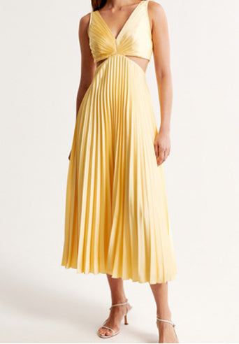 Vestido Feminino Plissado com Costas Abertas