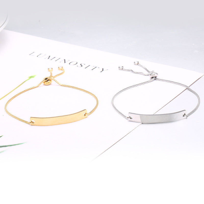 Bracelete Ajustável com Acessório Retangular