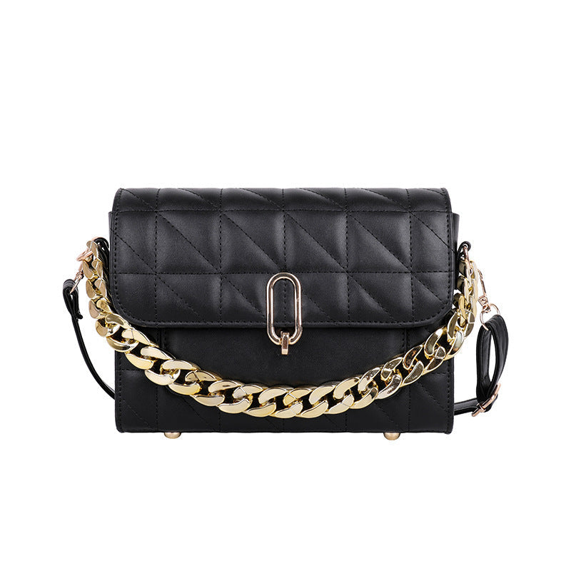 Bolsa Matelassê com Corrente Luxuosa e Design Estruturado