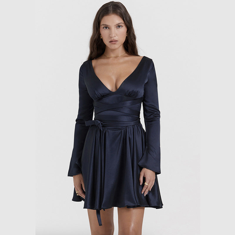 Vestido Justo com Decote em V e Costas Abertas
