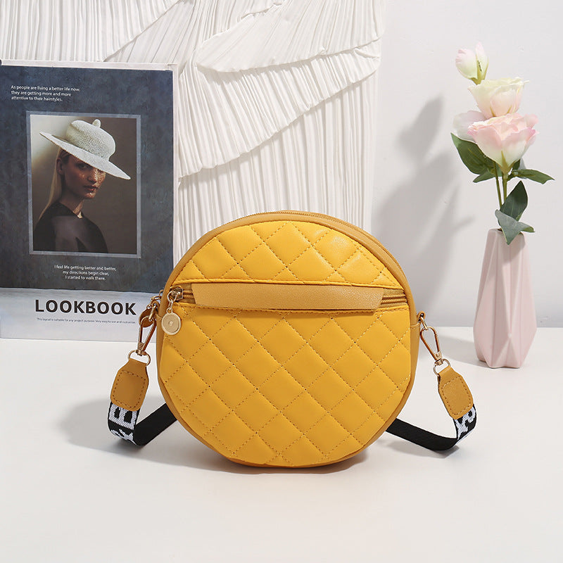 Mini Bag Circular com Textura Acolchoada