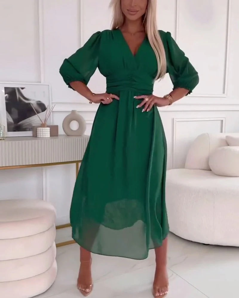 Vestido Midi Elegante com Decote Transpassado e Fluidez